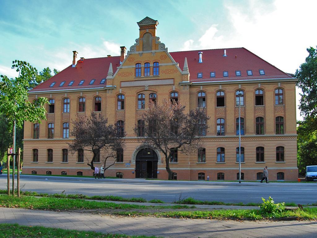 Younior-Hotel Stralsund Exterior photo